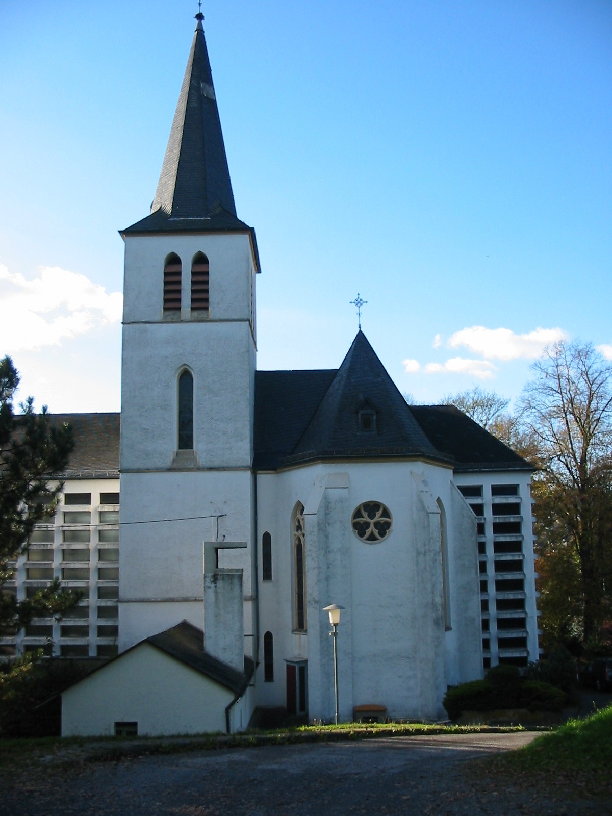 St. Elisabeth, Derschlag Sakristeiseite